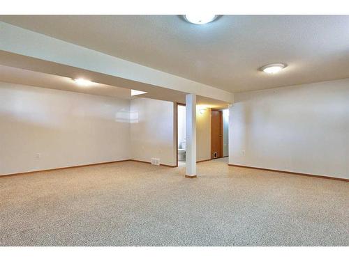 7 2 Street Se, Redcliff, AB - Indoor Photo Showing Other Room