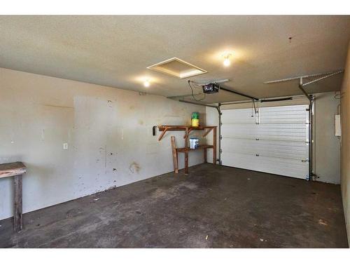 7 2 Street Se, Redcliff, AB - Indoor Photo Showing Garage