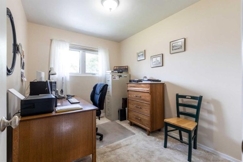 242 11Th Street Ne, Medicine Hat, AB - Indoor Photo Showing Office