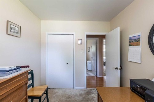 242 11Th Street Ne, Medicine Hat, AB - Indoor