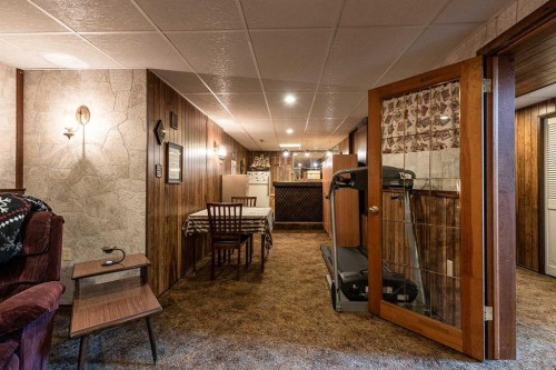 242 11Th Street Ne, Medicine Hat, AB - Indoor Photo Showing Other Room