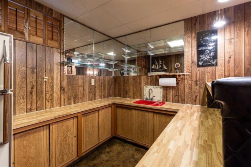 242 11Th Street Ne, Medicine Hat, AB - Indoor
