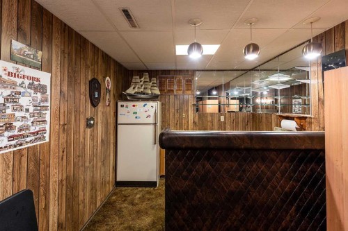 242 11Th Street Ne, Medicine Hat, AB - Indoor