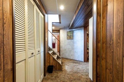 242 11Th Street Ne, Medicine Hat, AB - Indoor Photo Showing Other Room