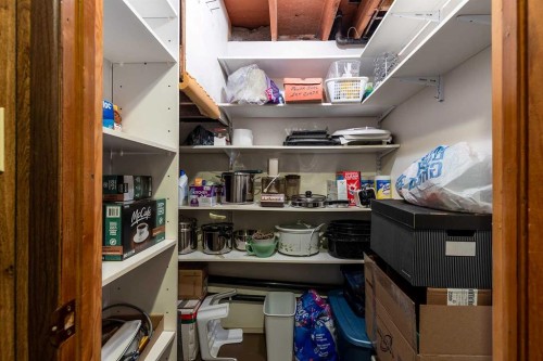 242 11Th Street Ne, Medicine Hat, AB - Indoor With Storage