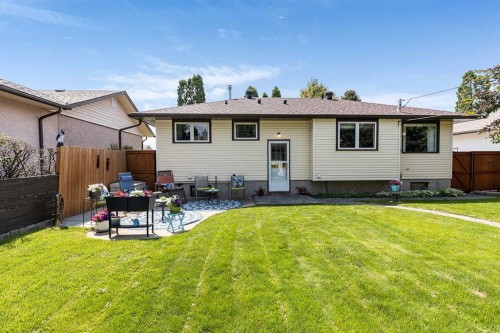 242 11Th Street Ne, Medicine Hat, AB - Outdoor