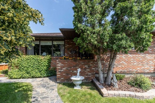242 11Th Street Ne, Medicine Hat, AB - Outdoor