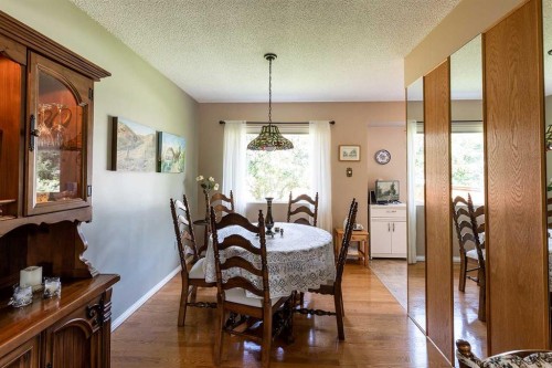 242 11Th Street Ne, Medicine Hat, AB - Indoor Photo Showing Dining Room