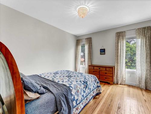 116 5 Street Se, Medicine Hat, AB - Indoor Photo Showing Bedroom