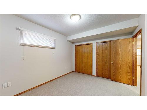 35 Park Meadows Place Se, Medicine Hat, AB - Indoor Photo Showing Other Room