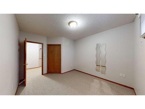 35 Park Meadows Place Se, Medicine Hat, AB - Indoor Photo Showing Other Room