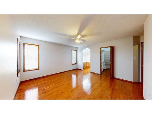 35 Park Meadows Place Se, Medicine Hat, AB - Indoor Photo Showing Other Room