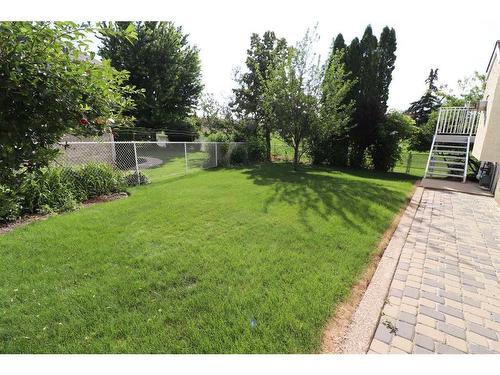 35 Park Meadows Place Se, Medicine Hat, AB - Outdoor With Backyard