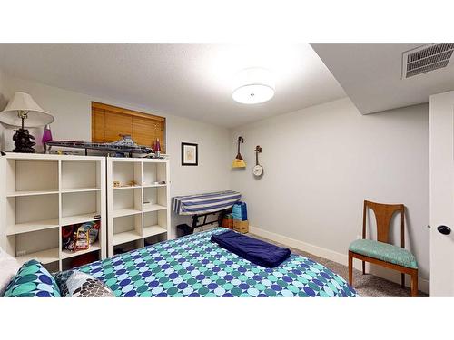 145 1 Street Sw, Medicine Hat, AB - Indoor Photo Showing Bedroom