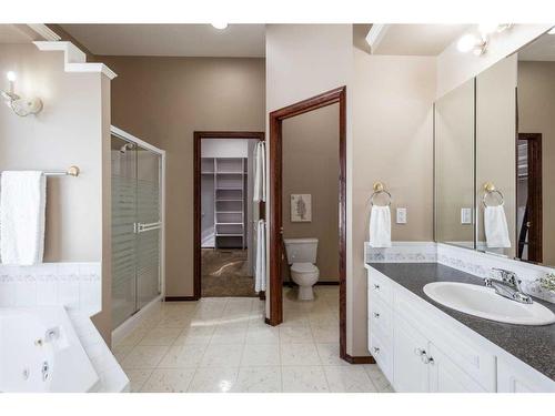 2 Vintage Meadows Court Se, Medicine Hat, AB - Indoor Photo Showing Bathroom