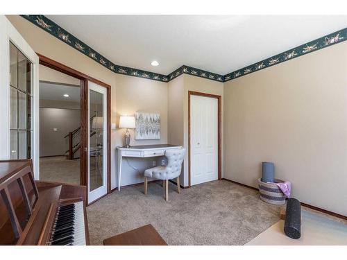 2 Vintage Meadows Court Se, Medicine Hat, AB - Indoor Photo Showing Other Room