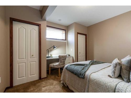 2 Vintage Meadows Court Se, Medicine Hat, AB - Indoor Photo Showing Bedroom