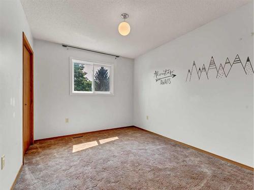 45 Shaw Crescent, Medicine Hat, AB - Indoor Photo Showing Other Room