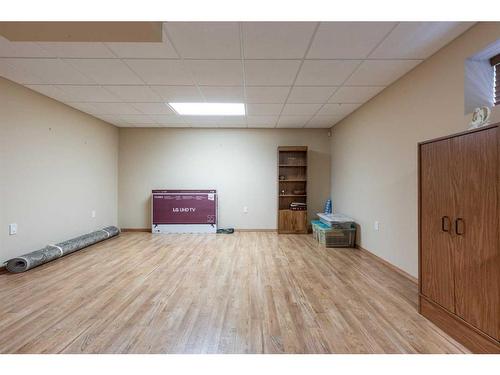 16 Sandstone Place Se, Medicine Hat, AB - Indoor Photo Showing Basement