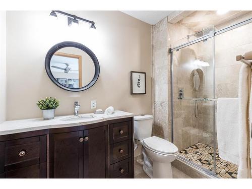 252 Seven Persons Drive Sw, Medicine Hat, AB - Indoor Photo Showing Bathroom