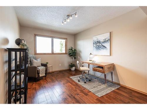 252 Seven Persons Drive Sw, Medicine Hat, AB - Indoor Photo Showing Other Room