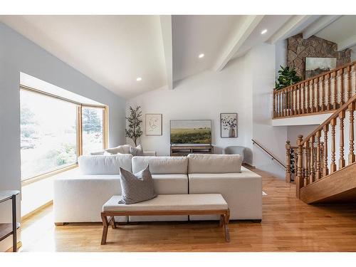 252 Seven Persons Drive Sw, Medicine Hat, AB - Indoor Photo Showing Living Room