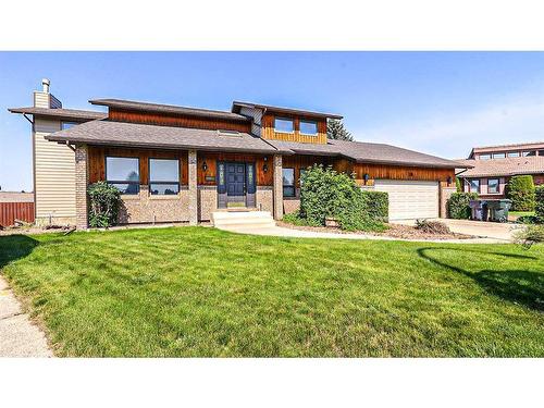 19 Calder Green Se, Medicine Hat, AB - Outdoor With Facade