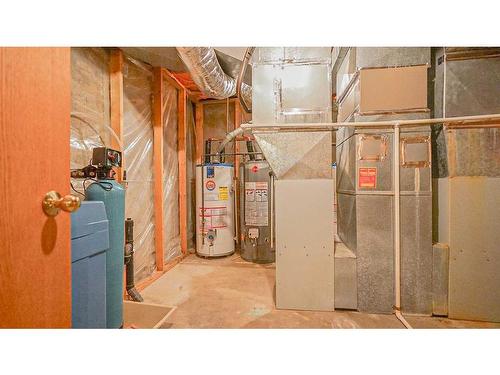 19 Calder Green Se, Medicine Hat, AB - Indoor Photo Showing Basement