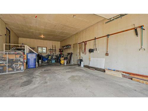 19 Calder Green Se, Medicine Hat, AB - Indoor Photo Showing Garage