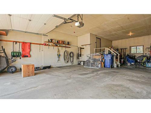 19 Calder Green Se, Medicine Hat, AB - Indoor Photo Showing Garage