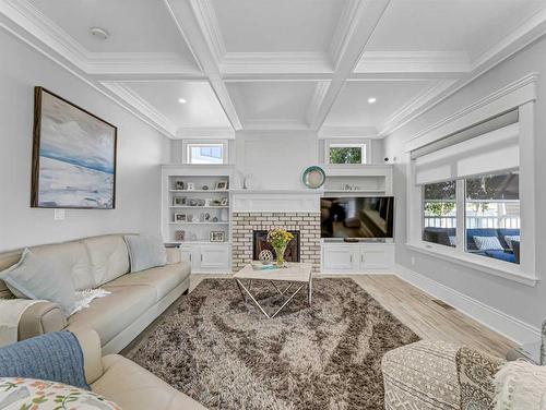 586 Somerside View Se, Medicine Hat, AB - Indoor Photo Showing Living Room With Fireplace