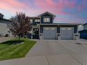 586 Somerside View Se, Medicine Hat, AB  - Outdoor With Facade 