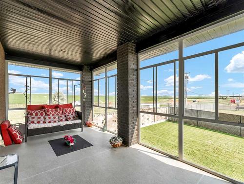 3 Desert Blume Gate, Desert Blume, AB - Indoor Photo Showing Living Room