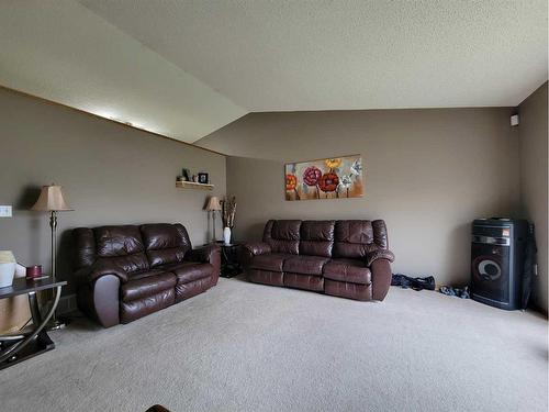 295 Sprague Way Se, Medicine Hat, AB - Indoor Photo Showing Other Room