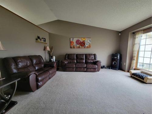 295 Sprague Way Se, Medicine Hat, AB - Indoor Photo Showing Other Room