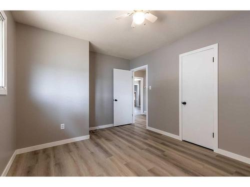 1524 Bullivant Crescent Sw, Medicine Hat, AB - Indoor Photo Showing Other Room