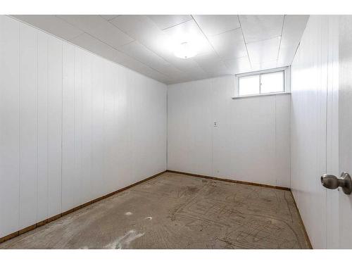 1524 Bullivant Crescent Sw, Medicine Hat, AB - Indoor Photo Showing Other Room