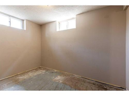 1524 Bullivant Crescent Sw, Medicine Hat, AB - Indoor Photo Showing Other Room