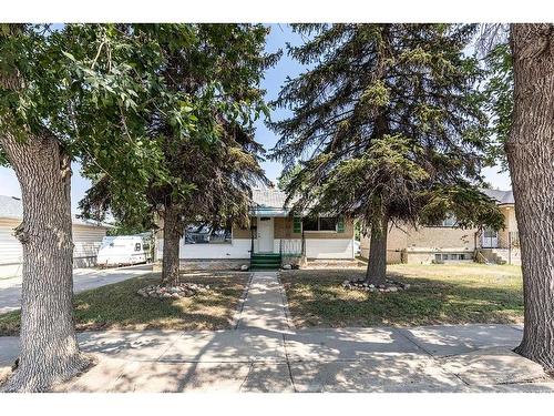 1524 Bullivant Crescent Sw, Medicine Hat, AB - Outdoor