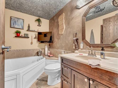 2-13027 Range Road 50, Rural Cypress County, AB - Indoor Photo Showing Bathroom