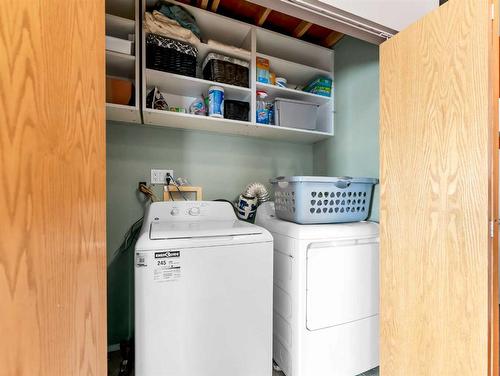 2-13027 Range Road 50, Rural Cypress County, AB - Indoor Photo Showing Laundry Room