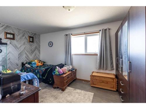 5121 Township Road 120, Dunmore, AB - Indoor Photo Showing Bedroom