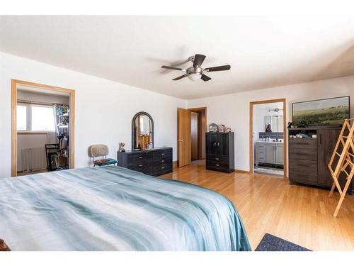 5121 Township Road 120, Dunmore, AB - Indoor Photo Showing Bedroom