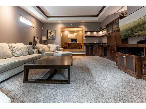 137 1 Street Nw, Medicine Hat, AB - Indoor Photo Showing Living Room