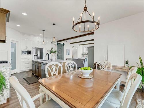 195 Hamptons Crescent Se, Medicine Hat, AB - Indoor Photo Showing Dining Room