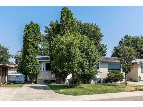 1918 17 Street Se, Medicine Hat, AB - Outdoor With Facade