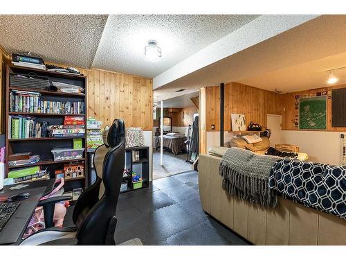 1918 17 Street Se, Medicine Hat, AB - Indoor