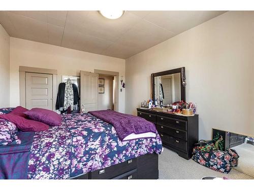 517A North Railway Street Se, Medicine Hat, AB - Indoor Photo Showing Bedroom