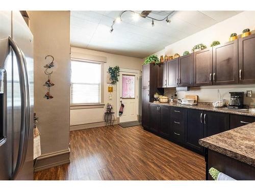 517A North Railway Street Se, Medicine Hat, AB - Indoor Photo Showing Kitchen