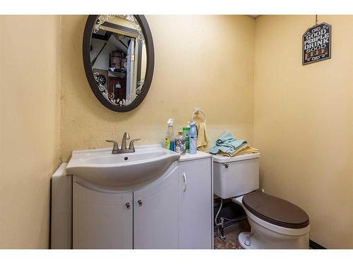 517A North Railway Street Se, Medicine Hat, AB - Indoor Photo Showing Bathroom